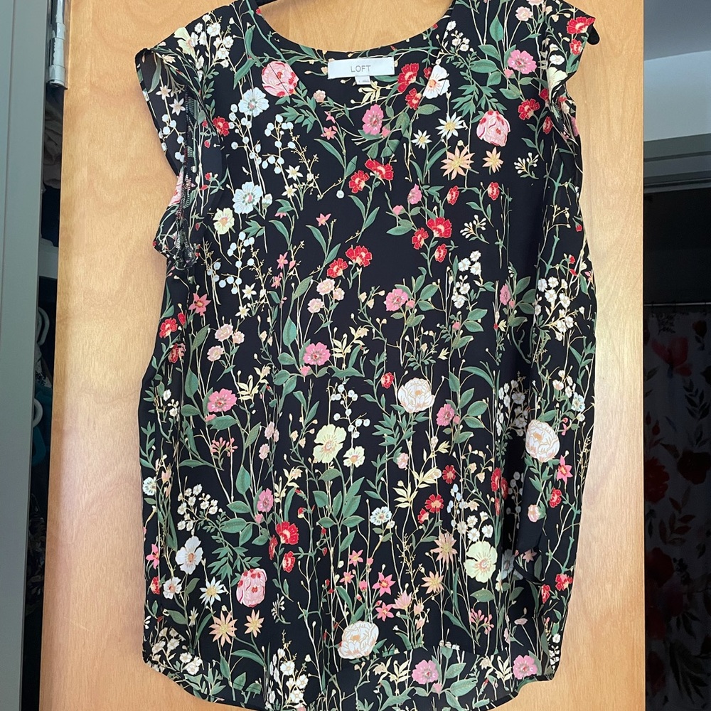 Loft / Garden Floral Flutter Sleeve Top / L